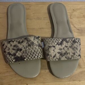 Banana Republic Leather Flats